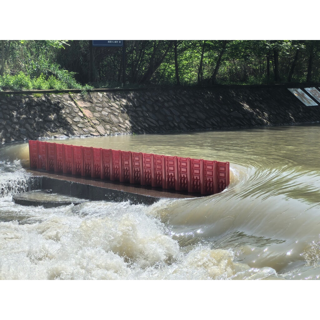 Steinbock® barrière anti-inondation, pièce d’angle extérieure, hauteur 500 mm N° de l'image du produit 2 : Steinbock® barrière anti-inondation, pièce d’angle extérieure, hauteur 500 mm