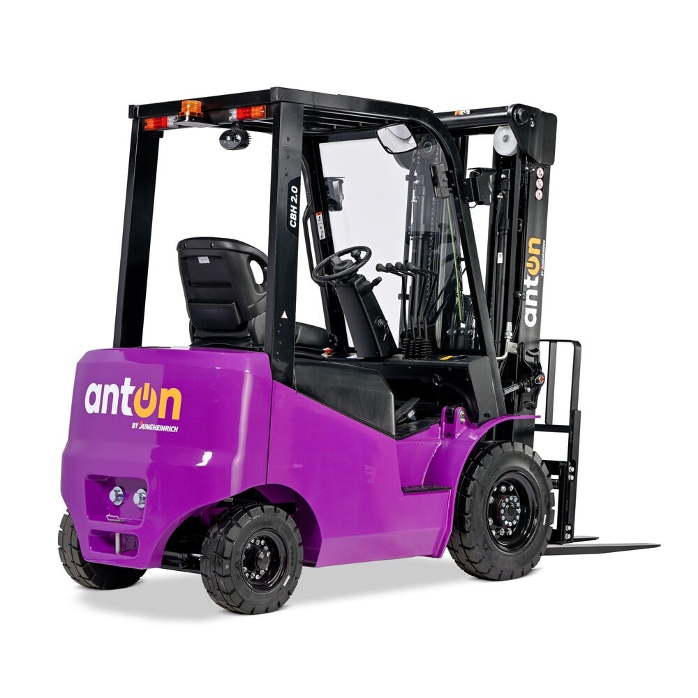 N° de l'image du produit 3 : AntOn by Jungheinrich chariot élévateur électrique CBH 2.0 avec mât télescopique triple, hauteur de levage 4 800 mm, capacité de charge 2 000 kg, cabine intempéries ECO, avec chargeur embarqué