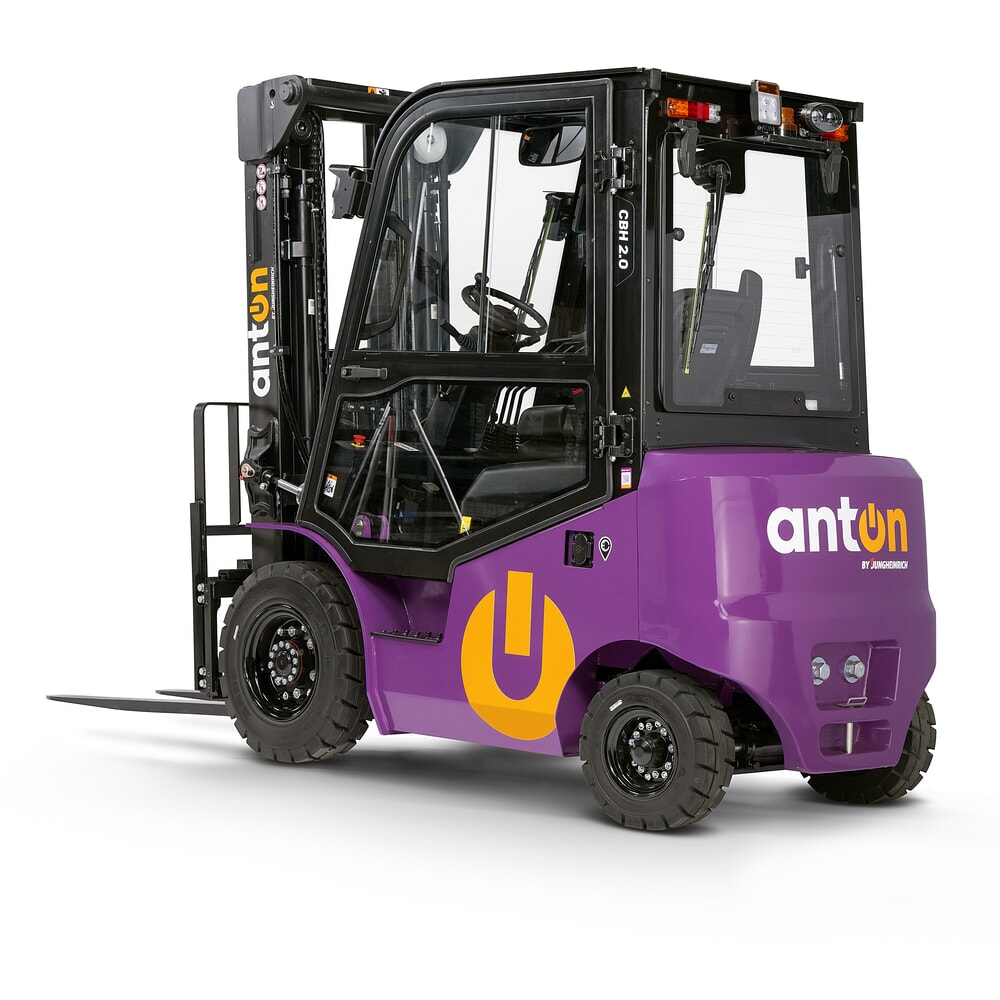 N° de l'image du produit 7 : AntOn by Jungheinrich chariot élévateur électrique CBH 2.0 avec mât télescopique triple, hauteur de levage 4 800 mm, capacité de charge 2 000 kg, cabine intempéries Comfort, avec chargeur embarqué
