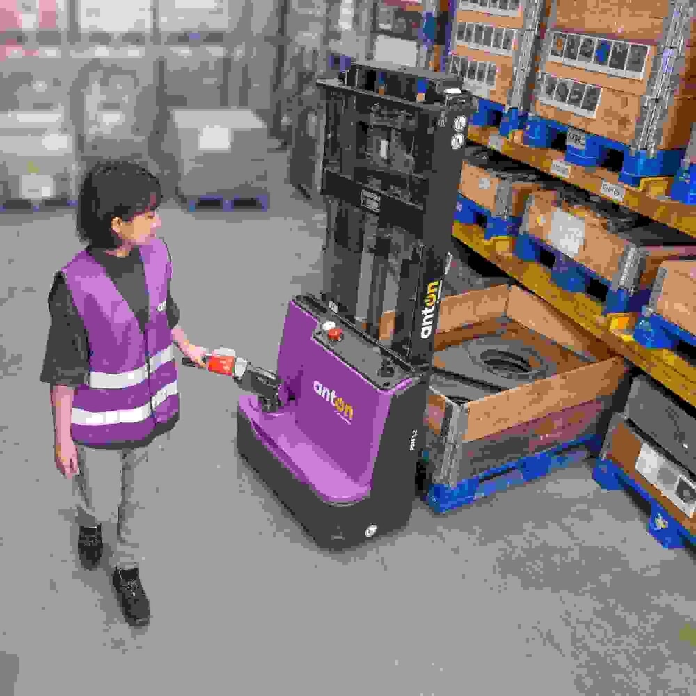 N° de l'image du produit 12 : AntOn by Jungheinrich gerbeur électrique PSM 1.2, avec mât télescopique double, capacité de charge 1 200 kg, hauteur de levage 2 522 mm