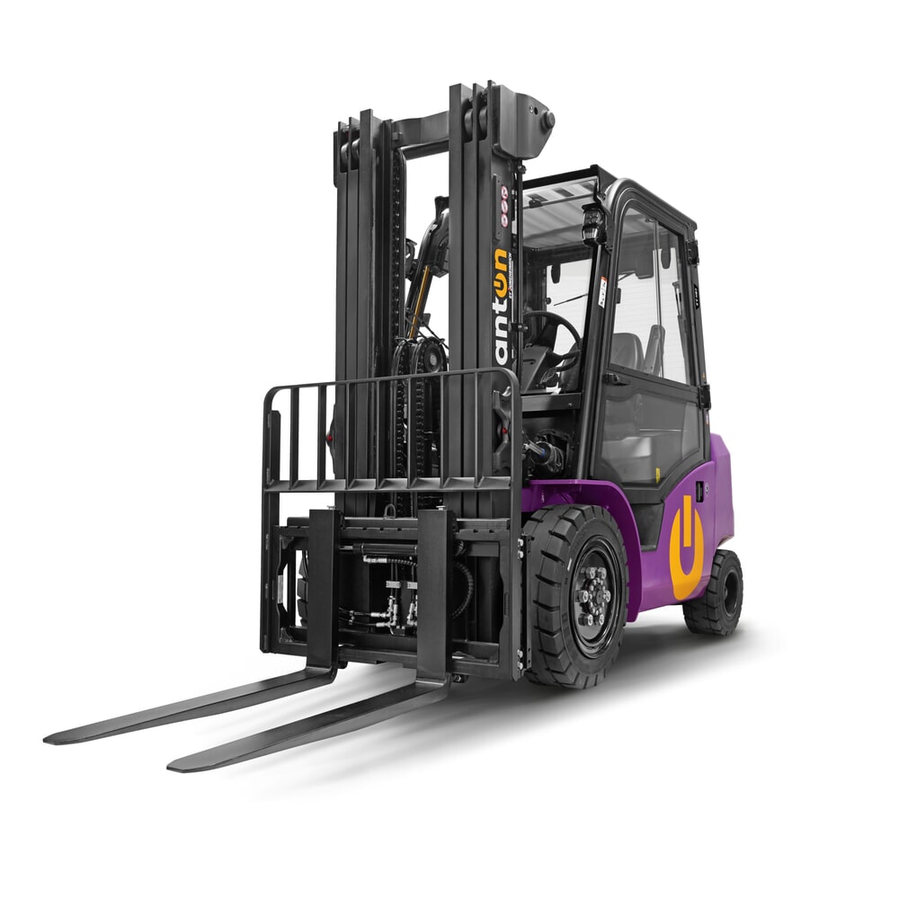 Illustration du produit: AntOn by Jungheinrich chariot élévateur électrique CBH 3.5 avec mât télescopique triple, hauteur de levage 4 800 mm, capacité de charge 3500 kg, cabine intempéries Comfort, y compris chargeur externe 80 V, 60 A, CEE, 4 broches