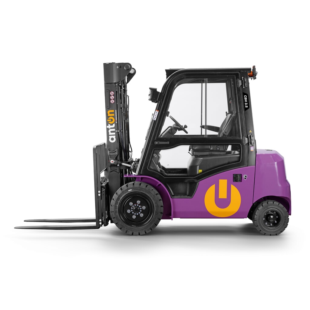 AntOn by Jungheinrich chariot élévateur électrique CBH 3.5 avec mât télescopique triple, hauteur de levage 4 800 mm, capacité de charge 3500 kg, cabine intempéries Comfort, y compris chargeur externe 80 V, 60 A, CEE, 5 broches N° de l'image du produit 4 : AntOn by Jungheinrich chariot élévateur électrique CBH 3.5 avec mât télescopique triple, hauteur de levage 4 800 mm, capacité de charge 3500 kg, cabine intempéries Comfort, y compris chargeur externe 80 V, 60 A, CEE, 5 broches