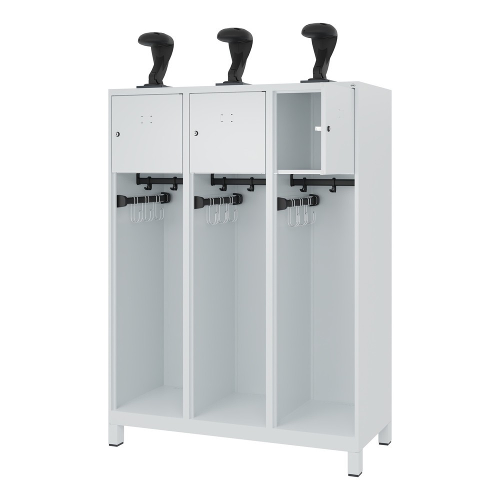Numéro de l'image du produit 1: C+P Vestiaire pompier YOUNGSTER, pieds, 3 compartiments, HxlxP 1 530 x 1 200 x 500 mm, gris clair, avec support de casque
