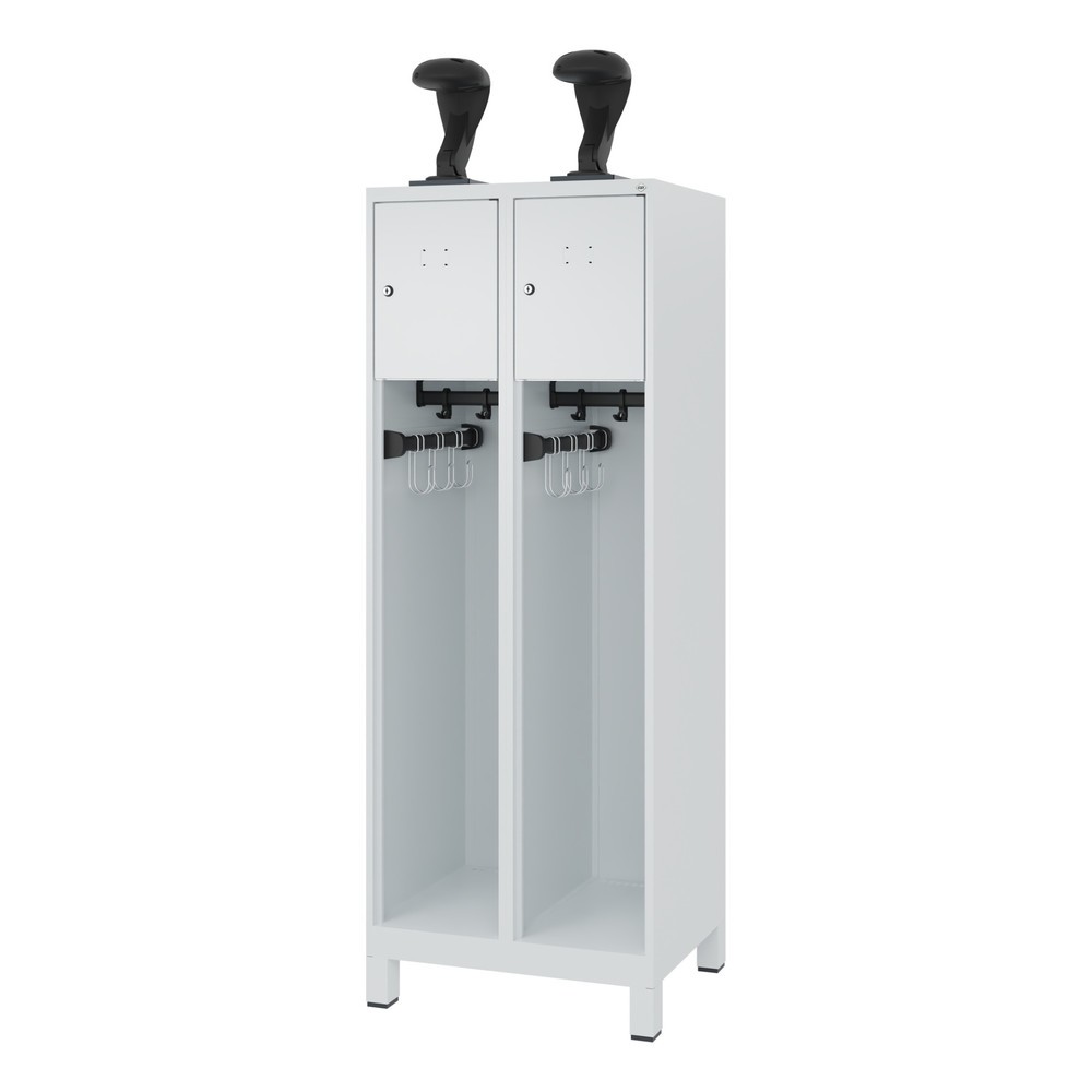 Numéro de l'image du produit 5: C+P Vestiaire pompier YOUNGSTER, pieds, 2 compartiments, HxlxP 1 530 x 600 x 500 mm, gris clair, avec support de casque