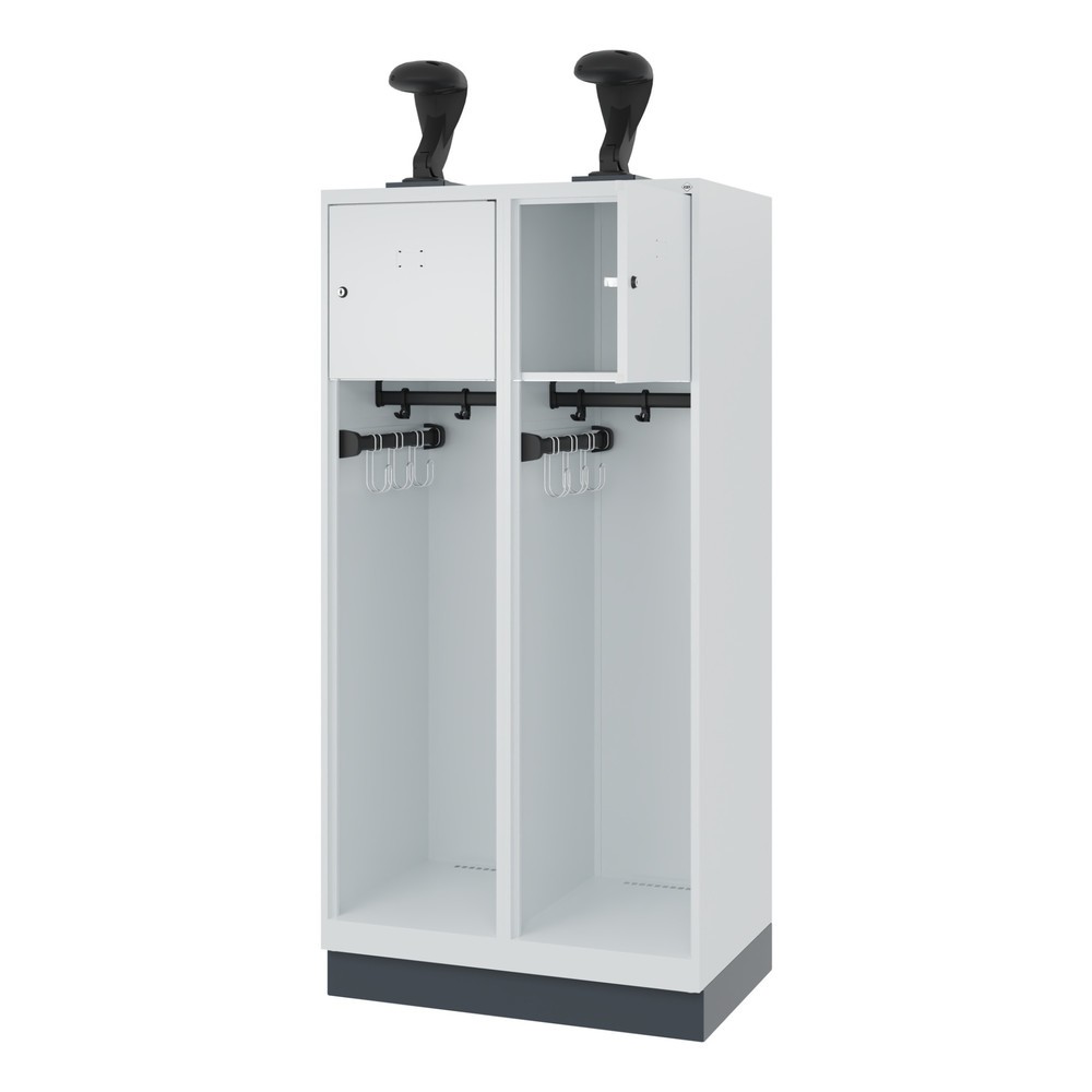 Numéro de l'image du produit 1: C+P Vestiaire pompier YOUNGSTER, socle, 2 compartiments, HxlxP 1 530 x 800 x 500 mm, gris clair, avec support de casque