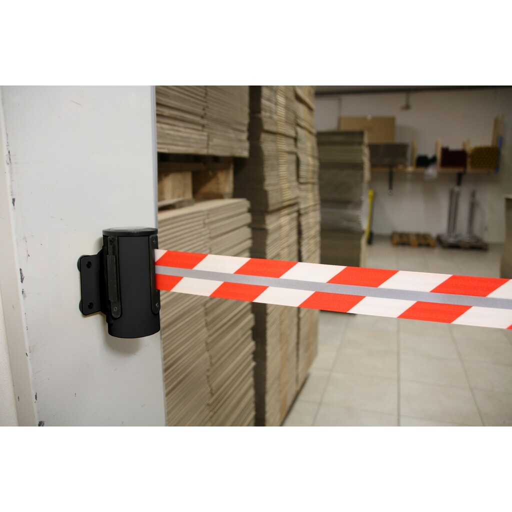 Cassette à sangle RS-GUIDESYSTEMS® GLW 25-J REFLECTO, montage mural, longueur 4 m, largeur 50 mm, boîtier noir, sangle rouge/blanc N° de l'image du produit 3 : Cassette à sangle RS-GUIDESYSTEMS® GLW 25-J REFLECTO, montage mural, longueur 4 m, largeur 50 mm, boîtier noir, sangle rouge/blanc