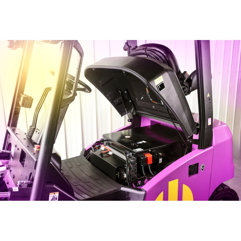 N° de l'image du produit 4 : Chariot élévateur électrique AntOn par Jungheinrich CBH 2.5 avec mât télescopique triple, hauteur de levage 4 800 mm, capacité de charge 2 500 kg, cabine intempéries ECO, y compris chargeur externe 80 V, 60 A, CEE, 5 broches