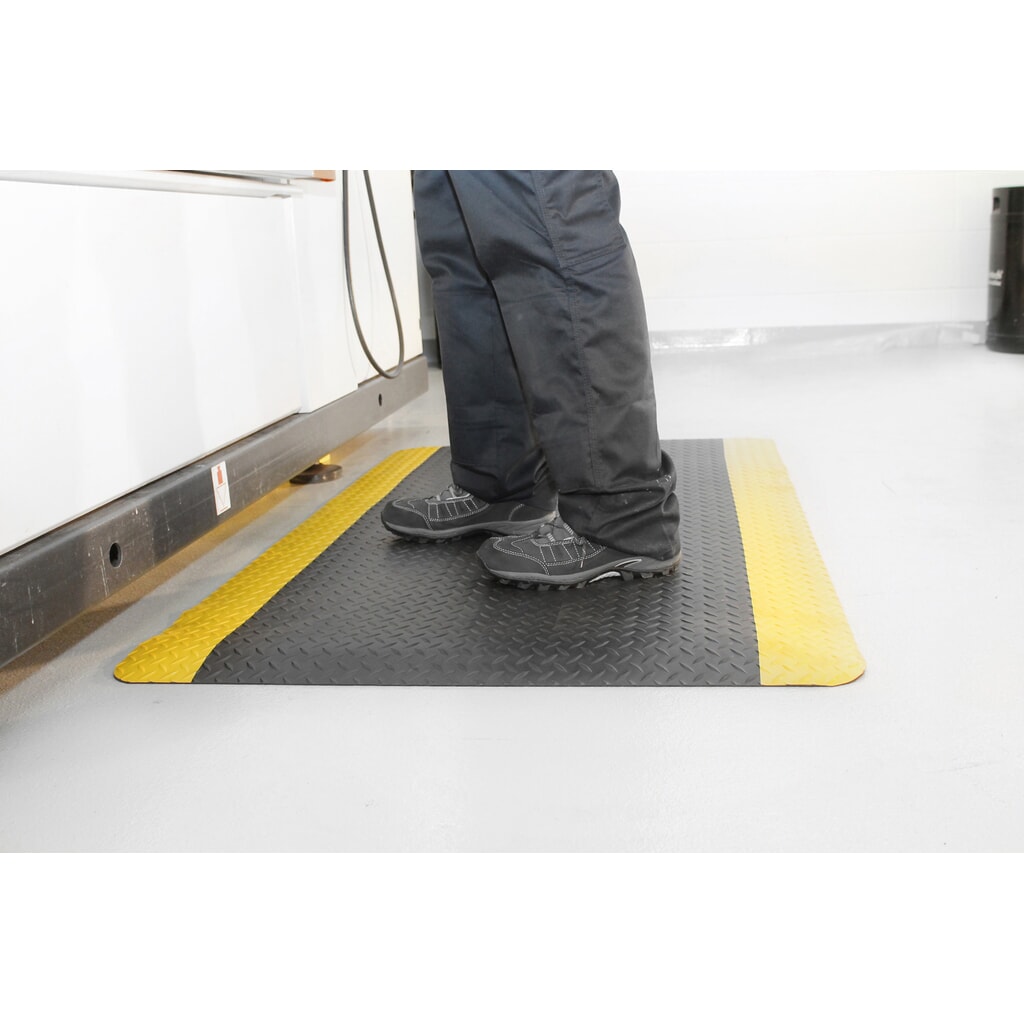 Tapis anti-fatigue COBA Deckplate ReGen70, bi-couche, noir/jaune, l × L 600 x 900 mm Illustration du produit: Tapis anti-fatigue COBA Deckplate ReGen70, bi-couche, noir/jaune, l × L 600 x 900 mm