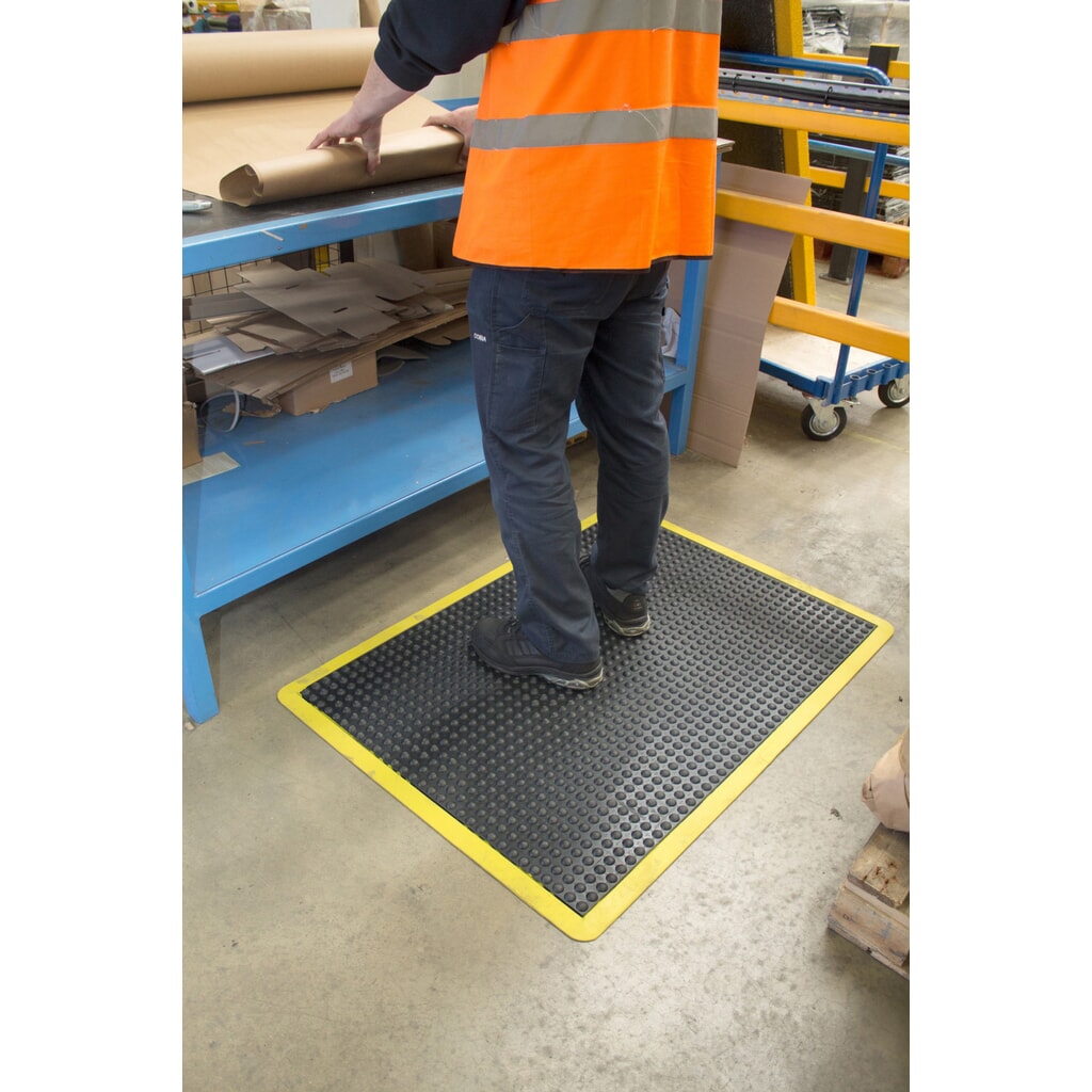 COBA Tapis anti-fatigue Bubblemat Safety, lxP 900 x 1 200 mm, noir/jaune N° de l'image du produit 3 : COBA Tapis anti-fatigue Bubblemat Safety, lxP 900 x 1 200 mm, noir/jaune