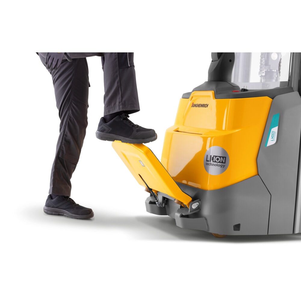 N° de l'image du produit 4 : Gerbeur électrique Jungheinrich ERC 110i DZ avec plateforme de conduite, mât télescopique triple, hauteur de levage 4 300 mm, capacité de charge 1 000 kg, hydraulique proportionnelle