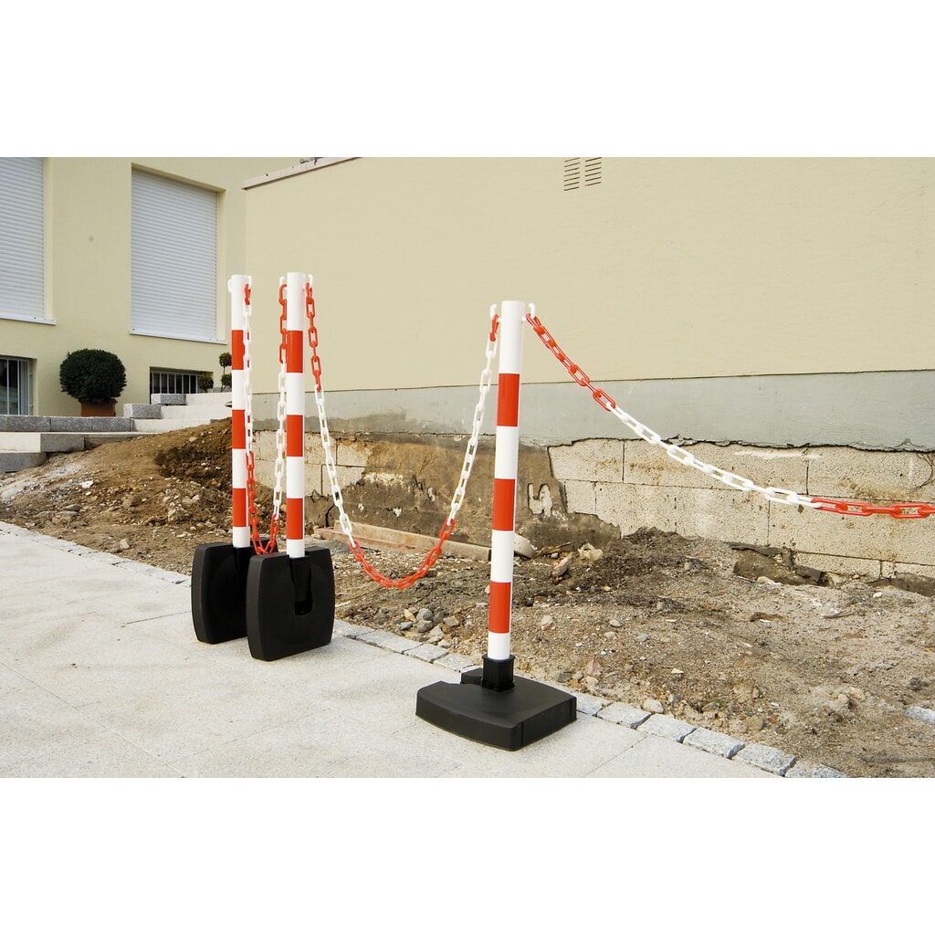 MORAVIA Kit de potelets à chaîne GUARDA-Flex, 4 poteaux + chaîne de 10 m, rouge/blanc N° de l'image du produit 3 : MORAVIA Kit de potelets à chaîne GUARDA-Flex, 4 poteaux + chaîne de 10 m, rouge/blanc