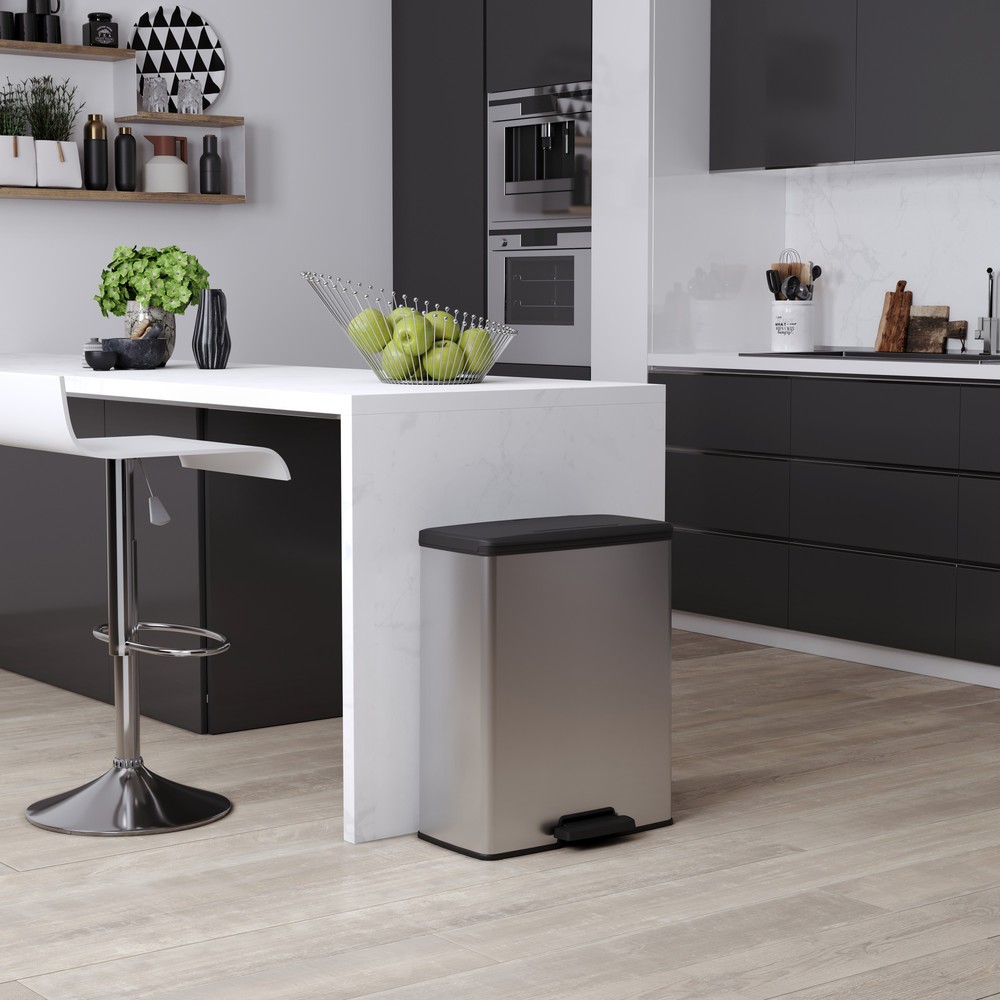 N° de l'image du produit 5 : Poubelle à pédale DECOBIN, semi-circulaire, 65 litres, argenté/noir