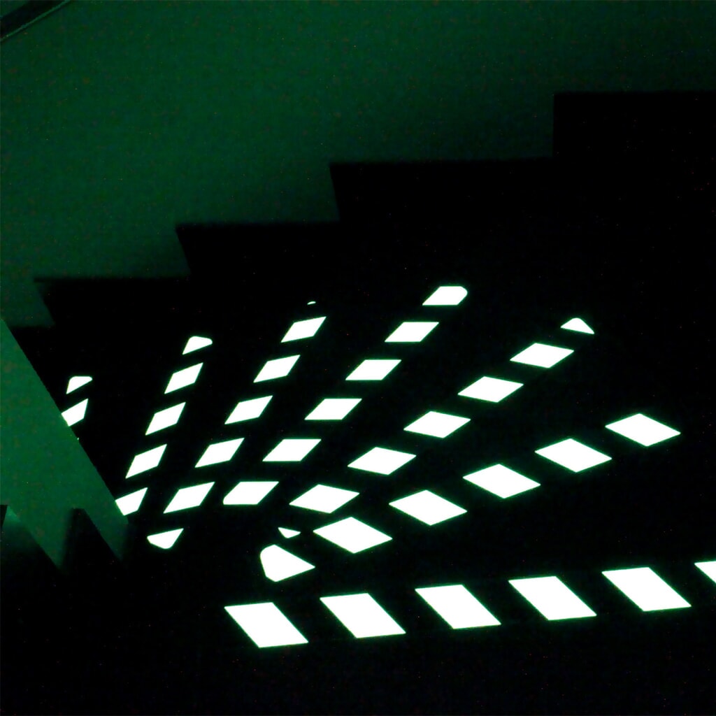 N° de l'image du produit 3 : Revêtement antidérapant m2™ phosphorescent, noir, 10 pièces, L x l 25 x 1 000 mm