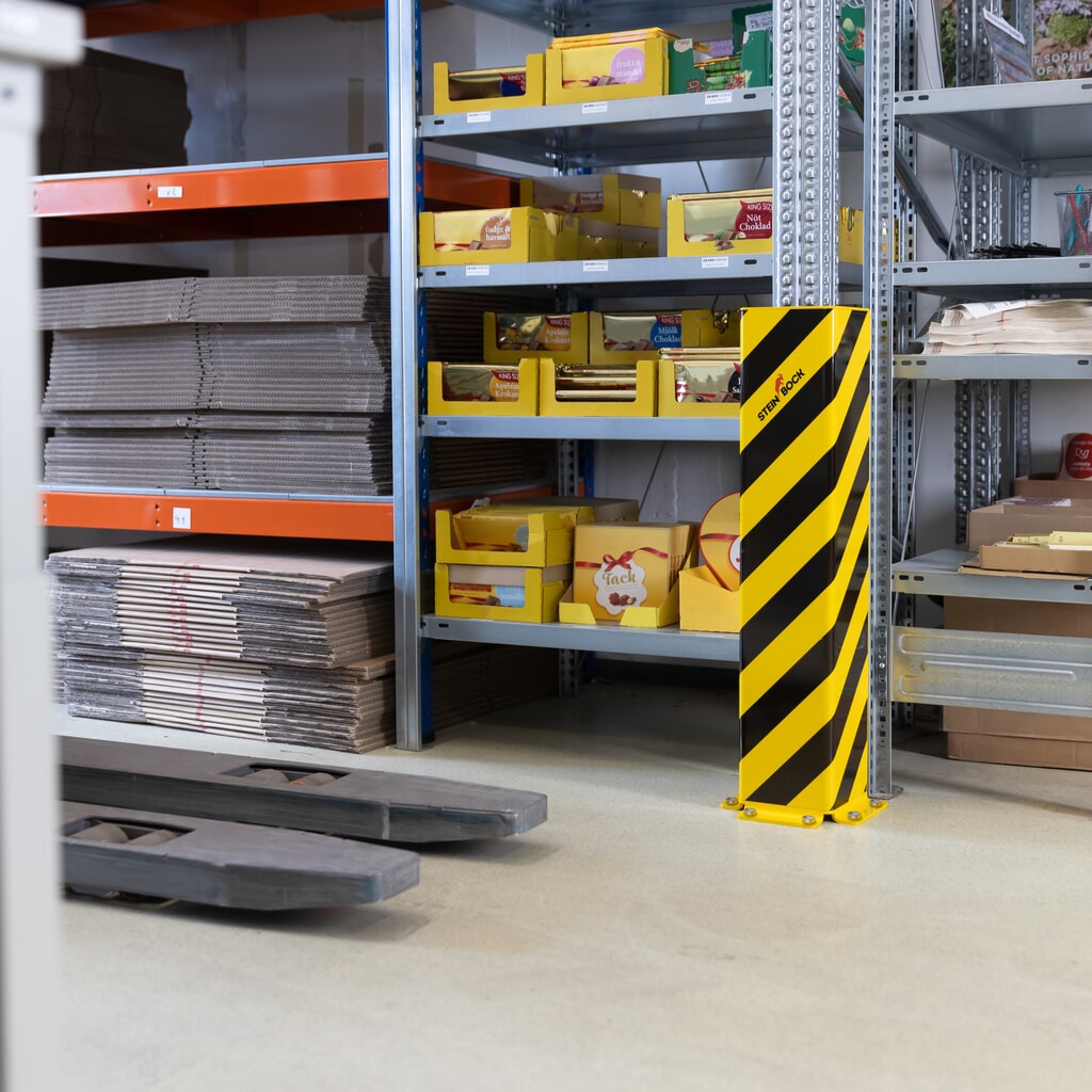 Coin de protection en acier Steinbock® SAW-1, profilé en U, épaisseur 6 mm, hauteur 800 mm N° de l'image du produit 8 : Coin de protection en acier Steinbock® SAW-1, profilé en U, épaisseur 6 mm, hauteur 800 mm