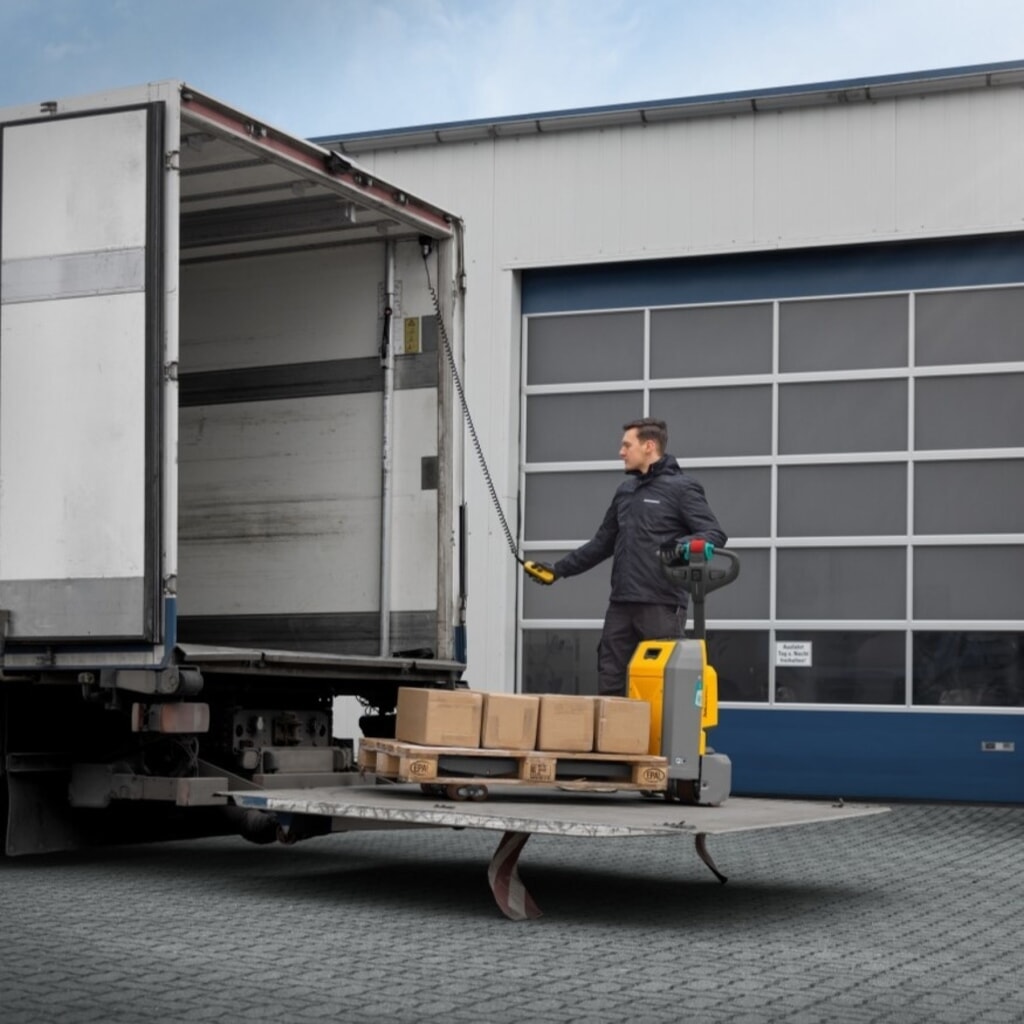 Transpalette électrique Jungheinrich AME 18, capacité de charge 1 800 kg, longueur de fourche 1 150 mm, galets tandem N° de l'image du produit 9 : Transpalette électrique Jungheinrich AME 18, capacité de charge 1 800 kg, longueur de fourche 1 150 mm, galets tandem