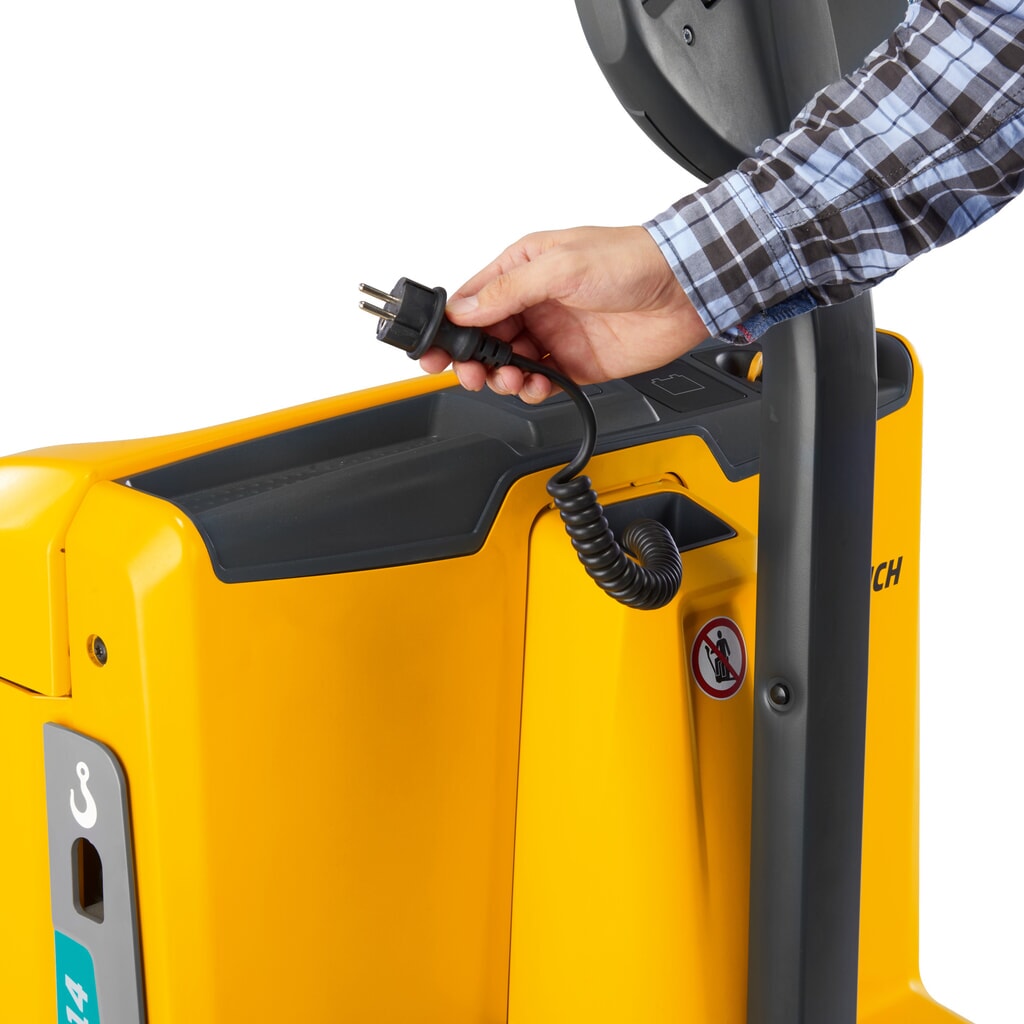 Transpalette électrique Jungheinrich EJE 116, capacité de charge 1 600 kg, longueur des fourches 1 150 mm, Aquamatik N° de l'image du produit 2 : Transpalette électrique Jungheinrich EJE 116, capacité de charge 1 600 kg, longueur des fourches 1 150 mm, Aquamatik