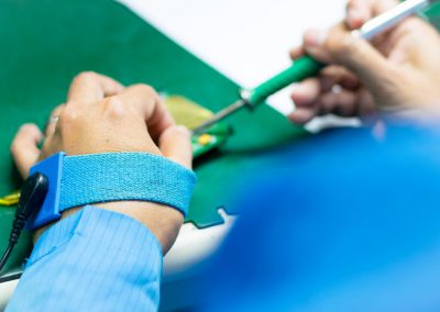 Mesures de protection ESD en entreprise et dans les ateliers