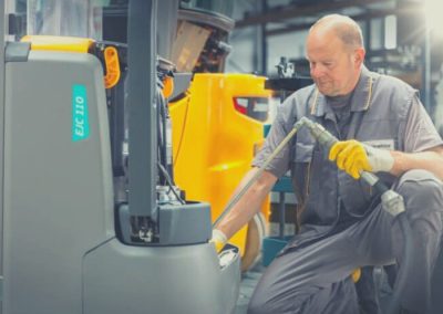 Maintenance et réparation des chariots élévateurs – le guide