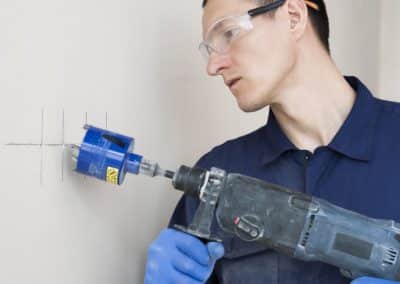 Percer le béton : conseils pour un travail simple et propre