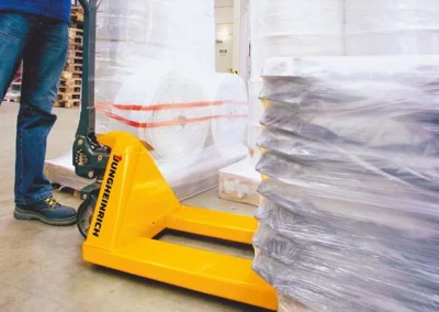 Comment faire le remplissage d’huile de son transpalette ?