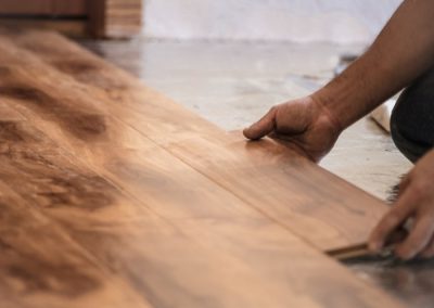 Outils pour le parquet : le matériel nécessaire pour la découpe et la pose de parquet stratifié et flottant