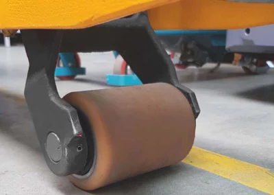 Quand et comment changer les roues directrices d’un transpalette?